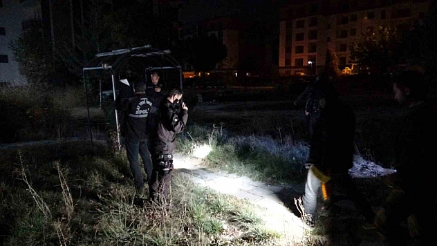 Hırsızlık zanlıları silahla işçiyi yaraladı