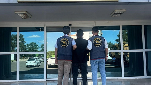 Hırsızlıktan aranan şahıs yakalandı