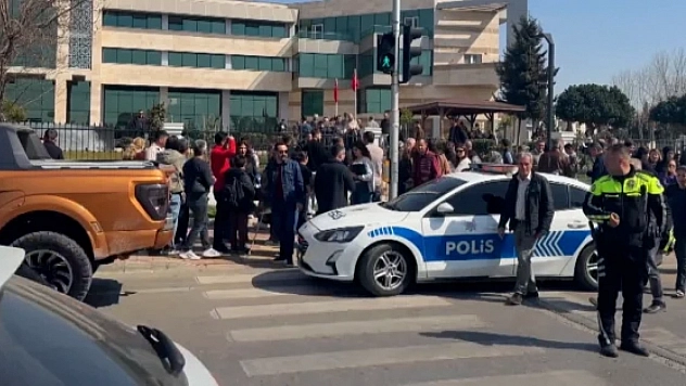 Hükümet konağında silah sesleri yükseldi! Bina tahliye edildi