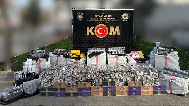 Hurdaların altında binlerce paket kaçak sigara çıktı