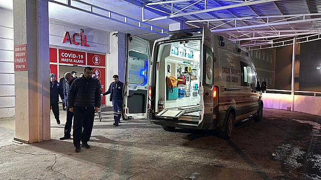 İki Araç Çarpıştı: 4 Yaralı Hastaneye Kaldırıldı