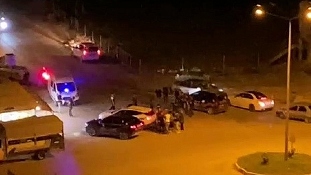 İki grup arasında kavga çıktı!