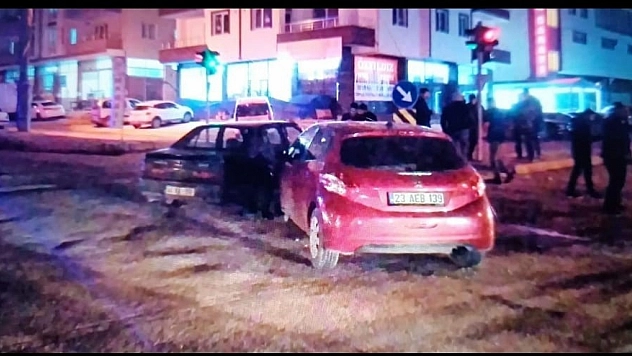 Trafik kazası 2 yaralı