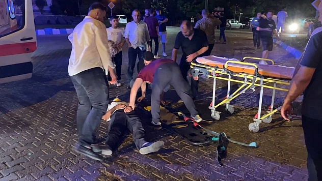 iki otomobilin çarpıştığı kazada 3 kişi yaralandı