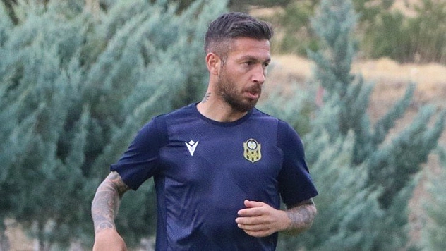 İlk gol Adem'den
