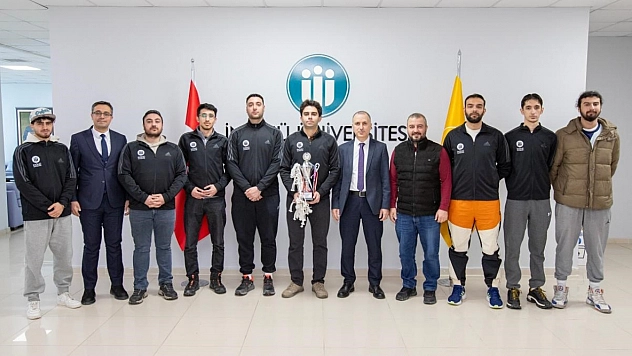 İnönü Üniversitesi basketbol takımı şampiyon oldu