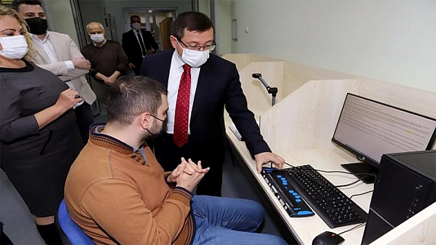 Engelsiz Kütüphane hizmette