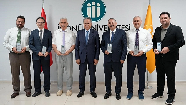 Malatya'da yılın en iyilerine plaket!
