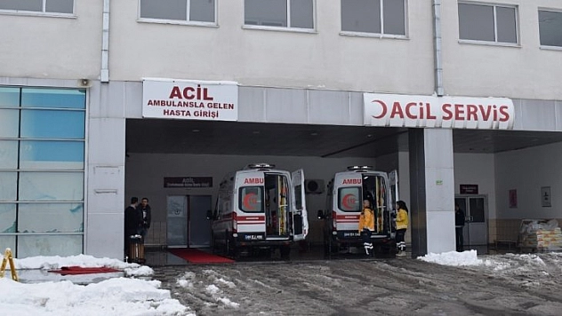 İskele devrildi: 2 yaralı