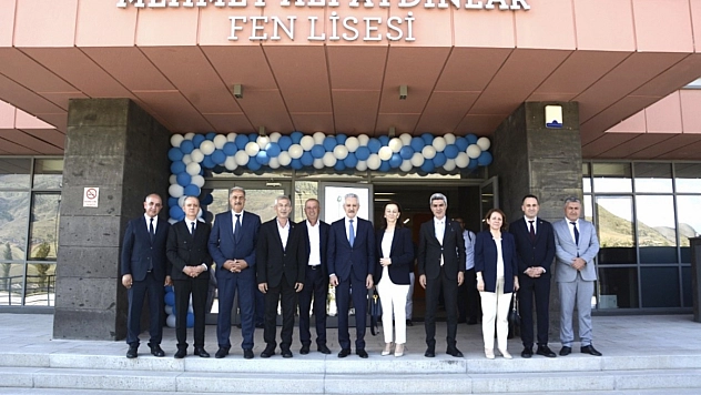 İş İnsanı Aydınlar, Malatya'da mezuniyet törenine katıldı