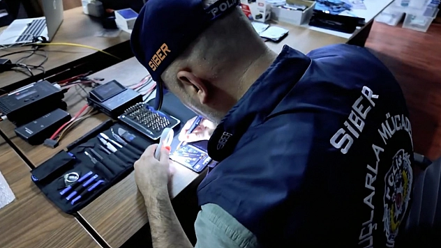 Isparta merkezli dev 'Arı Kovanı' operasyonu