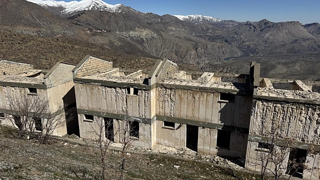 İtalyan köyü turizme açılmayı bekliyor