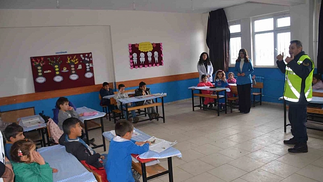 Jandarmadan öğrencilere trafik eğitimi