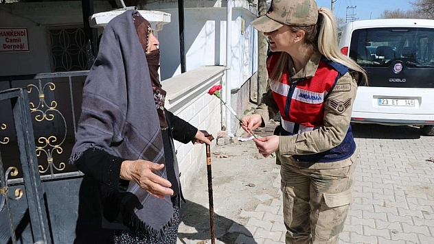 Jandarma, kadınları unutmadı