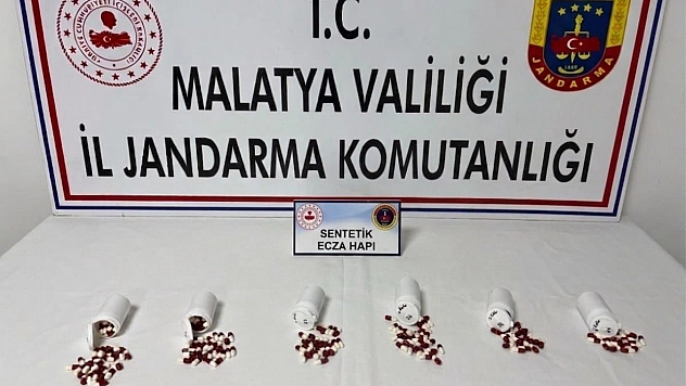 Jandarmadan uyuşturucuya geçit yok: 319 hap yakalandı