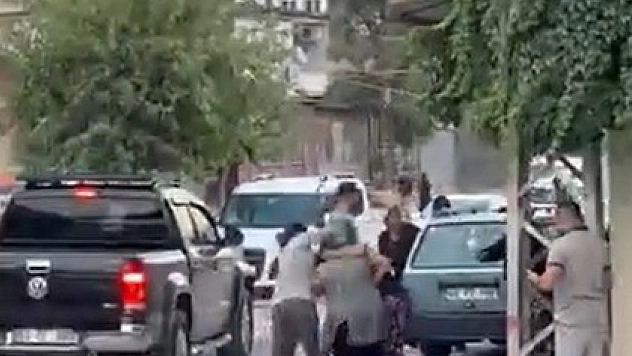 Kadınlar arasında sopalı kavga: 2 yaralı