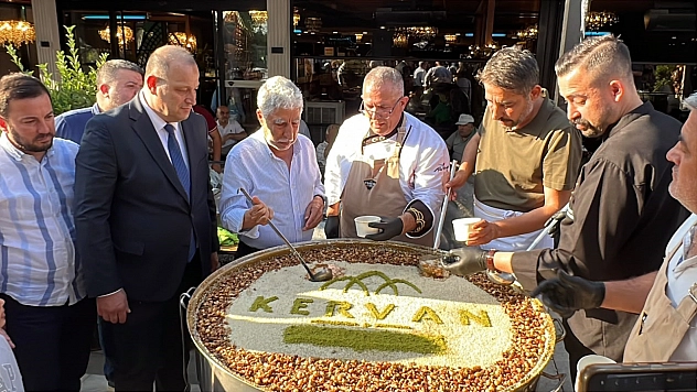 Alpedo Kervan'dan aşure ikramı