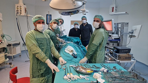 Kapalı ameliyatla büyük böbrek kisti tedavi edildi