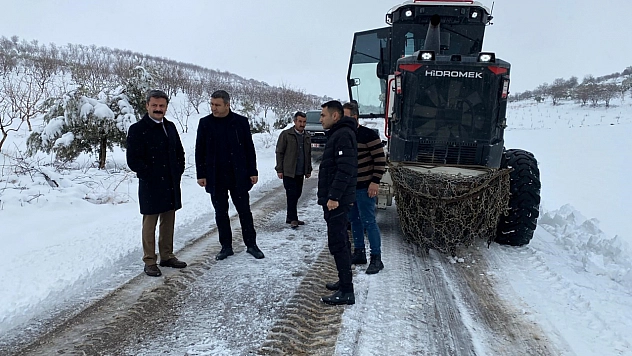 Kapanan köy yolları açılıyor