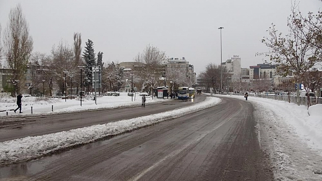 Kar yağışı sonrası yollar boş kaldı