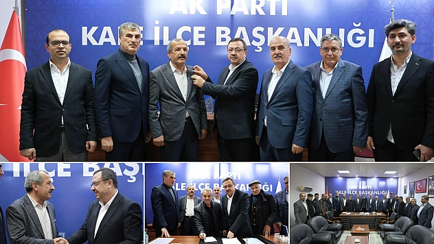Malatya'da bir meclis üyesi daha Ak Parti'ye geçti! Rozeti bu sefer il başkanı taktı!!