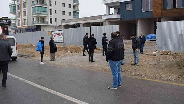 Kavgayı ayırırken tüfekle vuruldu