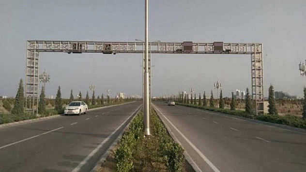 Kavşak içi tag direği