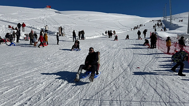 Kayak merkezinde hafta sonu yoğunluğu