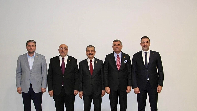 Kayısı Elazığlı vekilleri birleştirdi: Malatya'ya tescil resti!