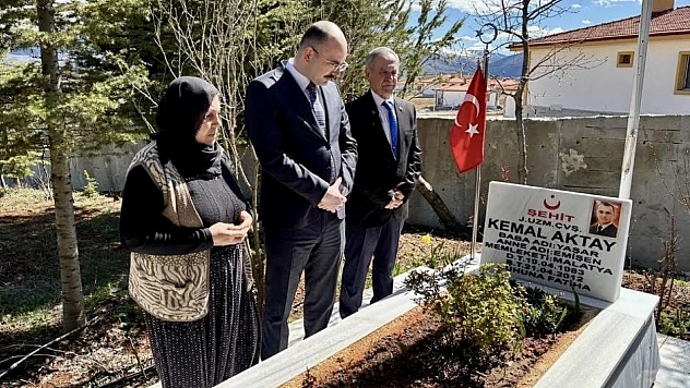Kaymakam Sungur'dan şehit ailesini ziyaret etti