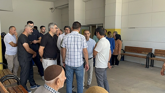Kazada hayatını kaybeden sağlık çalışanları son yolculuğuna uğurlandı