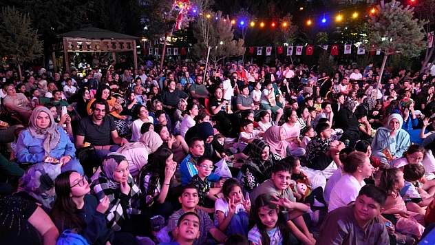 Keçiören'de açık hava sinemalarına yoğun ilgi