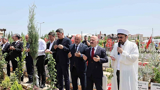 Adıyaman'da şehitlik ziyaret edildi