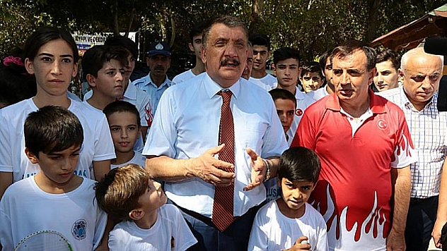 Kernek Meydan'ında gösteri