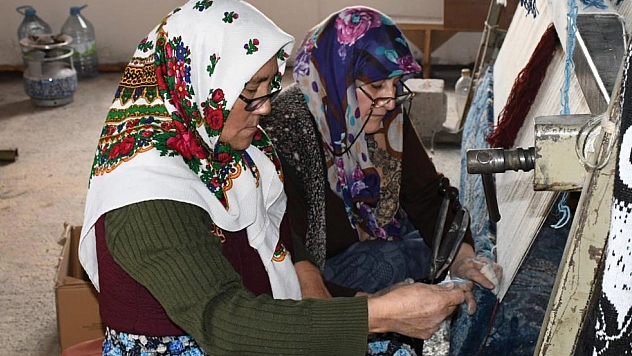 Kırgız kadınları ata mesleğini sürdürüyor