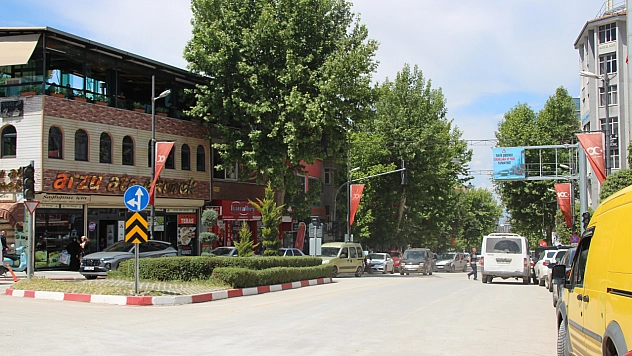 Kışla Caddesindeki Esnafa Sahip Çıktı! Mağdur edilmeyecek