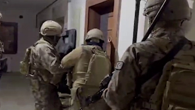 KOM ekiplerinden şafak operasyonu