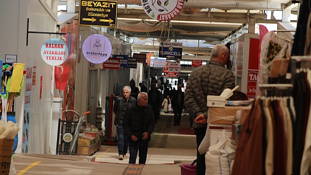 Konteyner çarşıda bayram hareketliliği