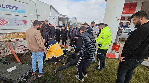 Malatya'da kontrolden çıkan araç akaryakıt istasyonuna daldı: 2 yaralı