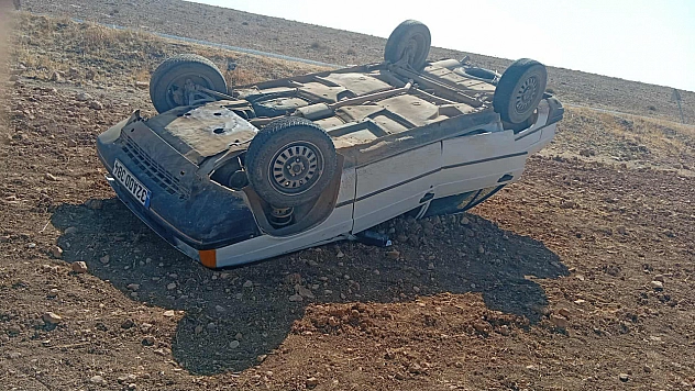 Kontrolden çıkan otomobil şarampole uçtu