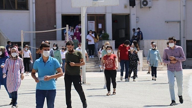 KPSS'ye giren öğrenciler zorlandı