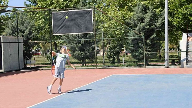 Küçükler Tenis Şampiyonası
