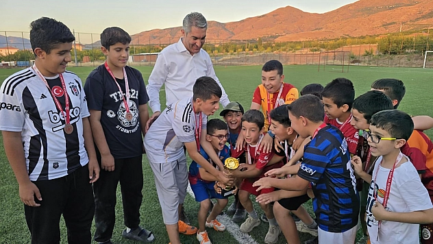 Kur'an kursu öğrencileri futbol turnuvasında buluştu