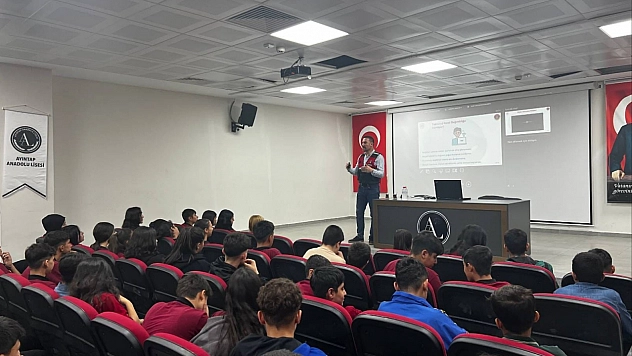 Lise öğrencileri bilgilendirildi