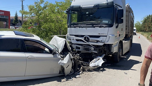 Lüks otomobil hurdaya döndü: Sürücü hayatını kaybetti