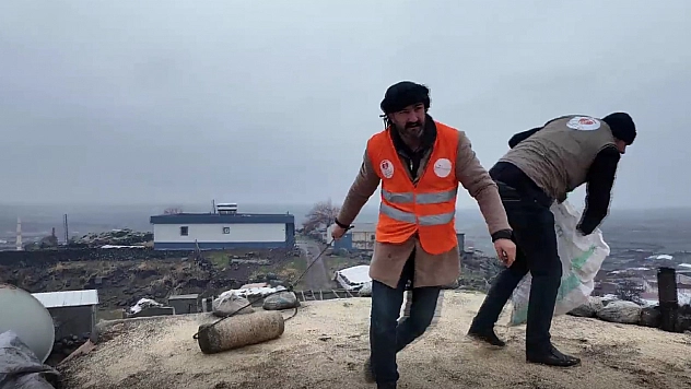 Mağdur aileye hayırseverlerden destek