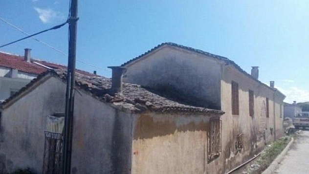 Mahkemeden satılık 2 adet kerpiç