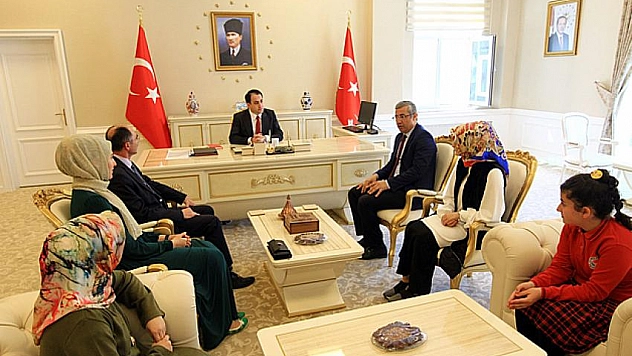 Makamında ağırladı 