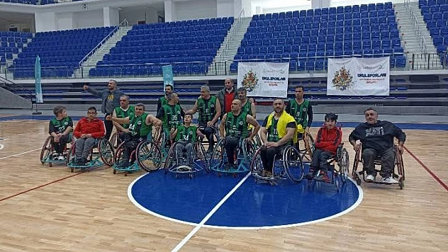 Malatya BŞB Van'da Fark Yaptı! Engelleri Aşıp Zirveye Ulaştı