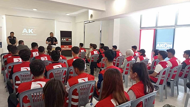 Genç Kızılay Gönüllülerine afet ve yangınla mücadele eğitimi verildi!